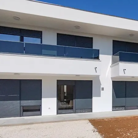 Semesterbostad 2 Bedroom Awesome Apartment In Medulin