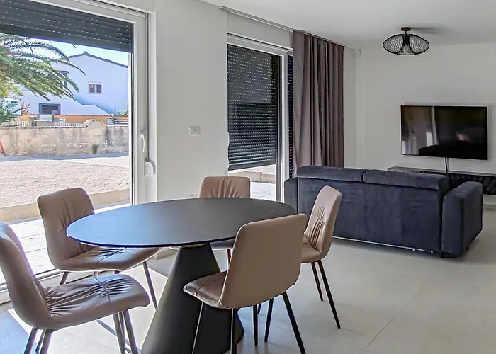 2 Bedroom In בית נופש מדולין