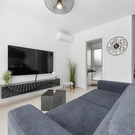 2 Bedroom Awesome In * Medulin