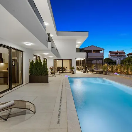Сasa de vacaciones 2 Bedroom Awesome In Medulin