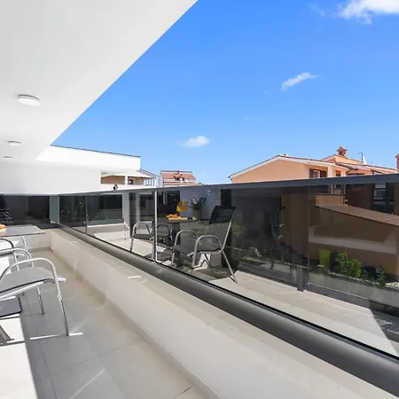2 Bedroom Awesome In Hébergement de vacances *
