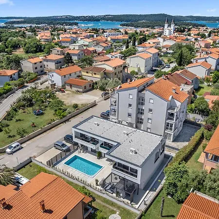 Сasa de vacaciones 2 Bedroom Awesome In Medulin