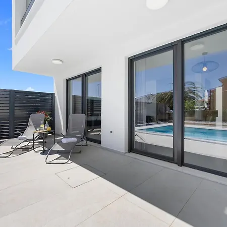 2 Bedroom Awesome In *