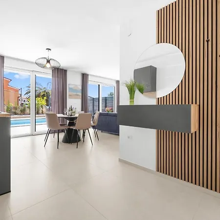 2 Bedroom Awesome In Hébergement de vacances