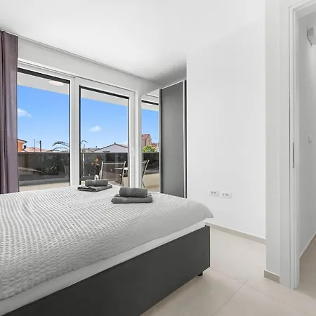 Hébergement de vacances 2 Bedroom Awesome In