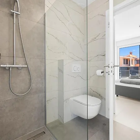 2 Bedroom Awesome In